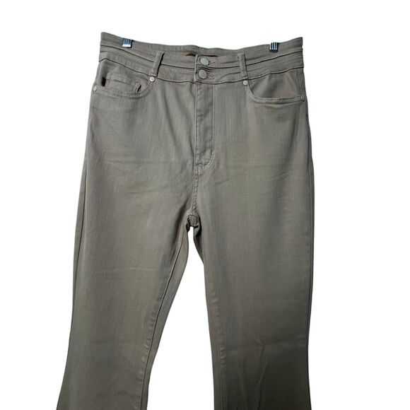 Judy Blue Garment Dyed Tummy Control Flare Jeans Sz 13/31 Khaki Tan Wide Leg - Picture 2 of 13